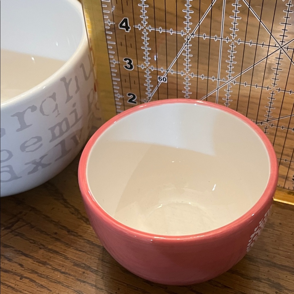 Target Valentine’s 2010 Heart Design Bowl Set - White‎ and Pink - Picture 16 of 16